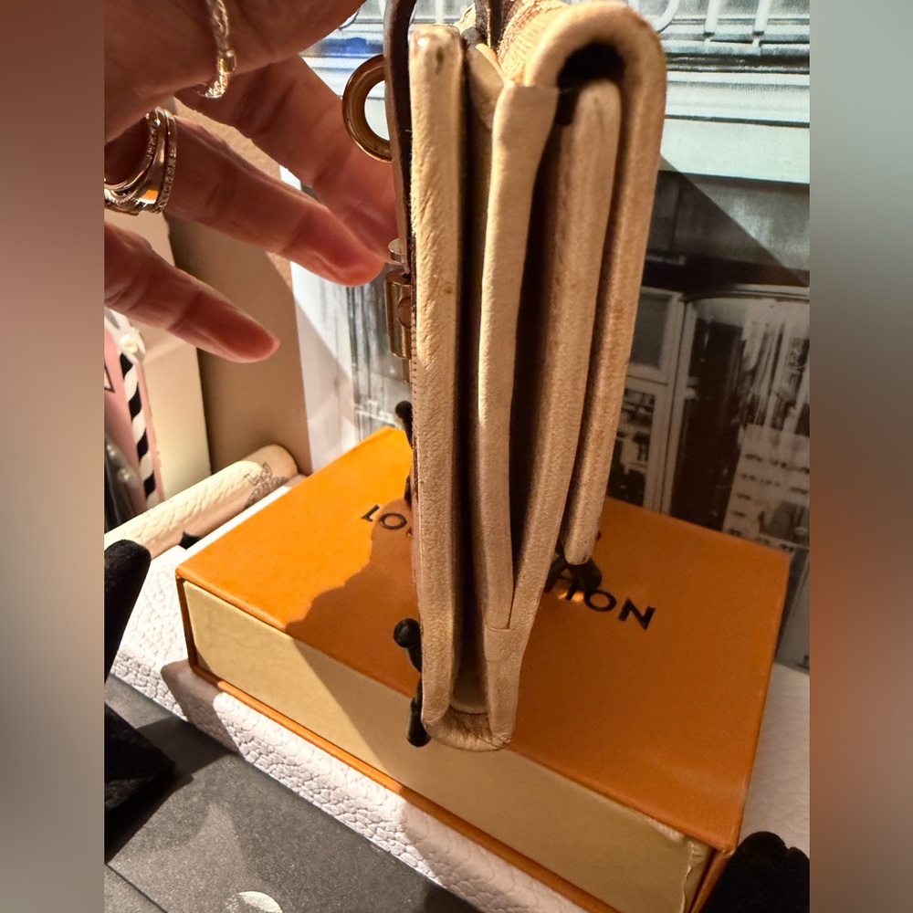 ⭐️⭐️vintage Gucci GG Canvas Compact Wallet - Picture 6 of 15